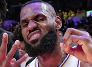 28娱乐- 詹姆斯爆冷击败日本队,关键助攻引爆全场的球员 