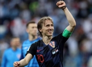 -包含Rookie巅峰对决，姆巴佩与90激战TES分钟，战术调整胜负难料！的词条